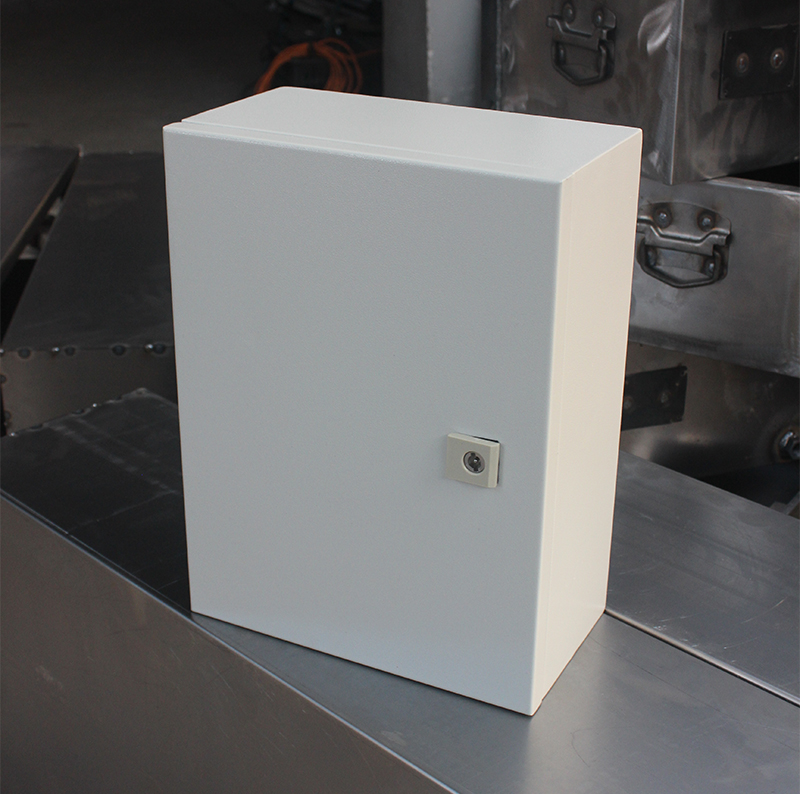 metal box.jpg